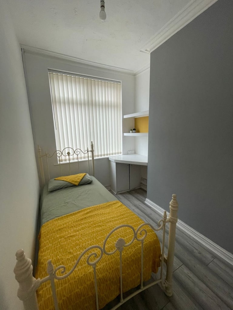 Spacious & Cosy Box Room for Rent in - ST4 6EE