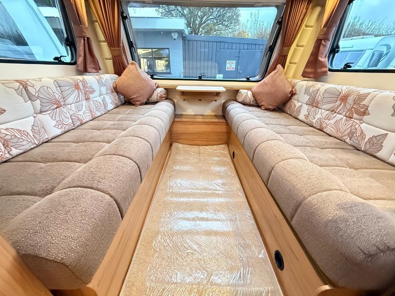 BAILEY PURSUIT 400-2 LIGHT WEIGHT CARAVAN WITH AUTO MOVER ..............NOW SOLD