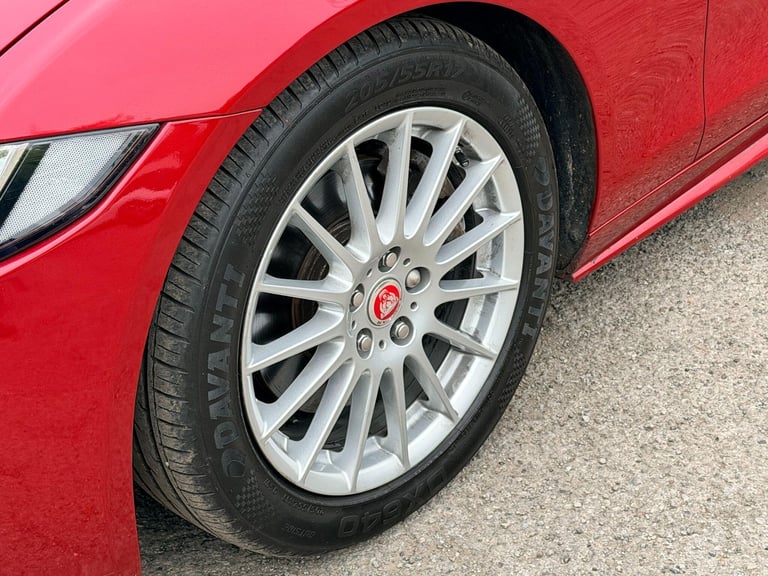 2017 Jaguar XE 2.0d R-Sport 4dr Auto SALOON DIESEL Automatic