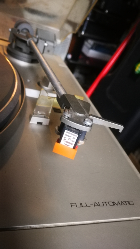 Dual CS-525 belt drive turntable