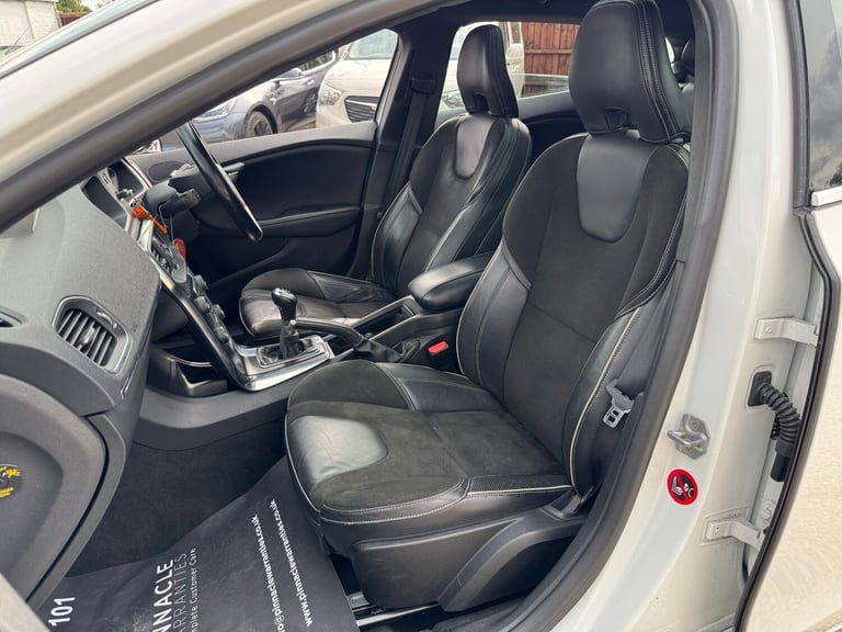2015 Volvo V40 T2 R DESIGN 5dr ULEZ HATCHBACK Petrol Manual