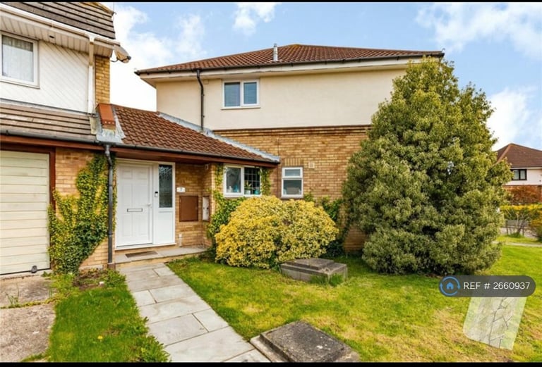 image for 2 bedroom flat in Charleston Avenue, Basildon, SS13 (2 bed) (#2660937)