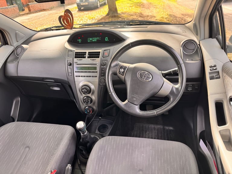 Toyota, YARIS, Hatchback, 2009, Manual, 1329 (cc), 5 doors
