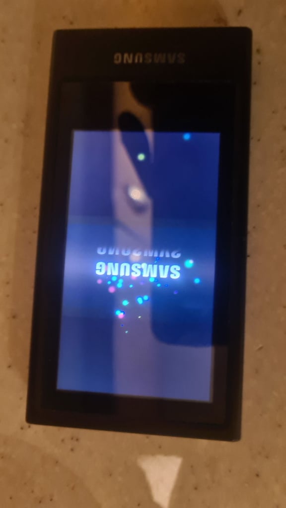 Samsung yp-p3 8gb mp3 player. Must Read carefully. 