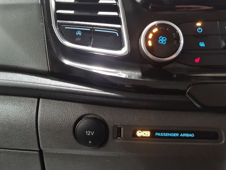 FORD TRANSIT CUSTOM 2.0 300 ECOBLUE LIMITED P/V L2 H1 130 BHP LWB DIESEL