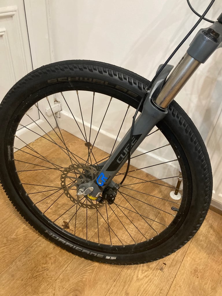 Large gents mountain bike.