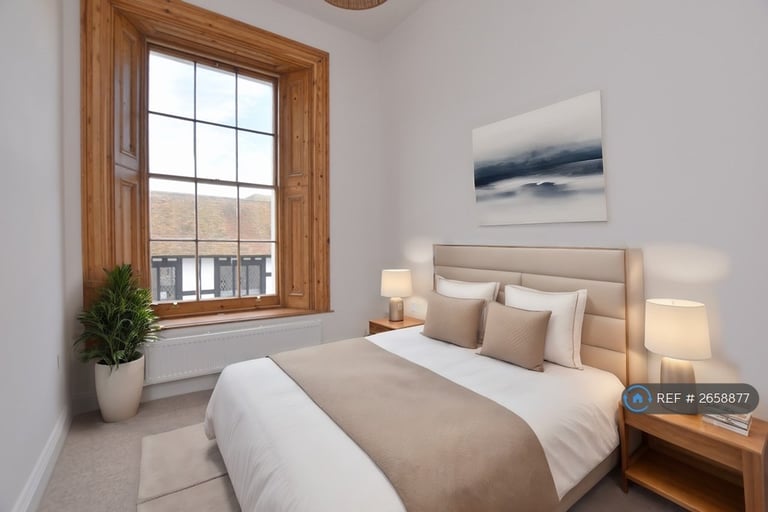 2 bedroom flat in Bank Street, Hythe, CT21 (2 bed) (#2658877)