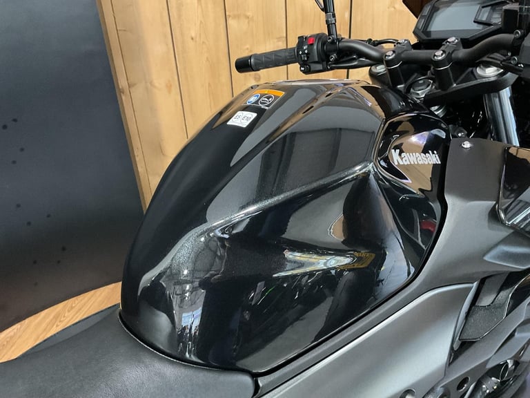 Kawasaki Z500 Performance 2025 just 1135 Miles and One Owner! FREE UK DELIVERY!