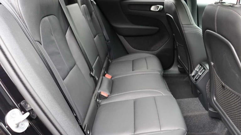  Volvo XC40 B4 (P) Ultra Bright (Sunroof, Harman Kardon, 360 Camera) Petrol/Electric Hybrid Autom...