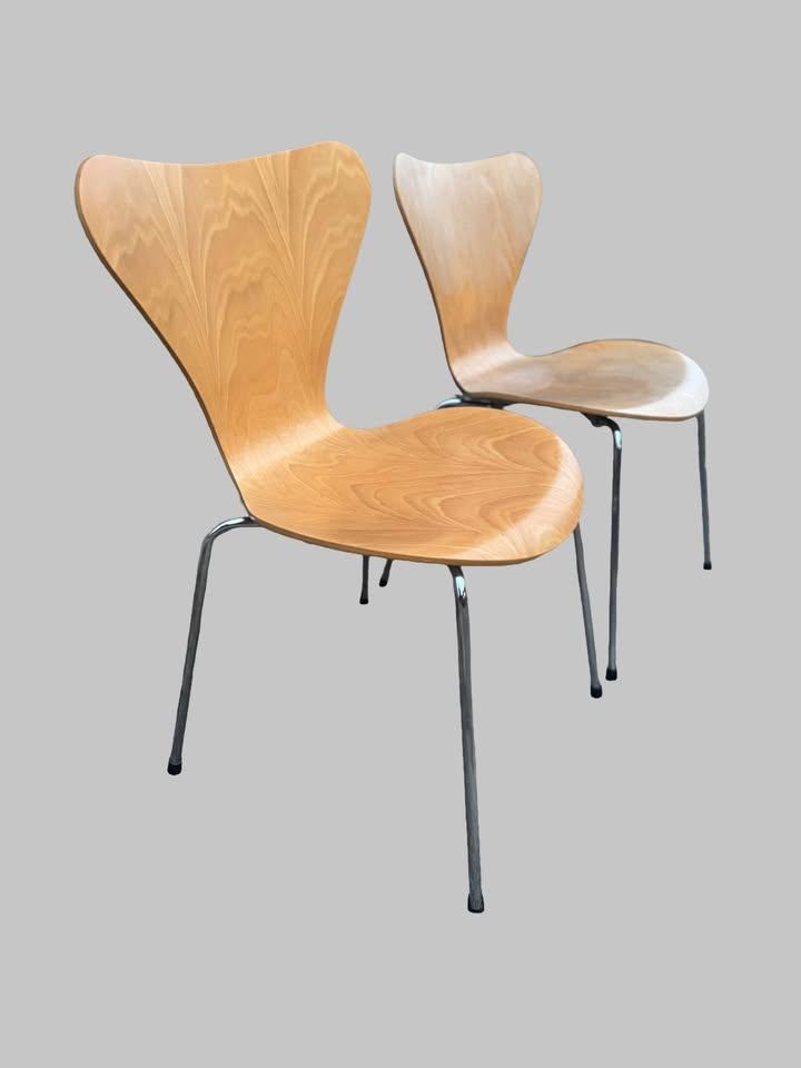 image for 2x Fritz Hansen Series 7 Chairs (1990, Arne Jacobsen Design) MCM - Leyton , E10 - OFFERS WELCOME