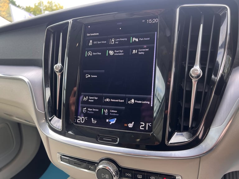 2020 Volvo V60 2.0 B3 MHEV Momentum Estate 5dr Petrol Hybrid Auto Euro 6 (s/s)