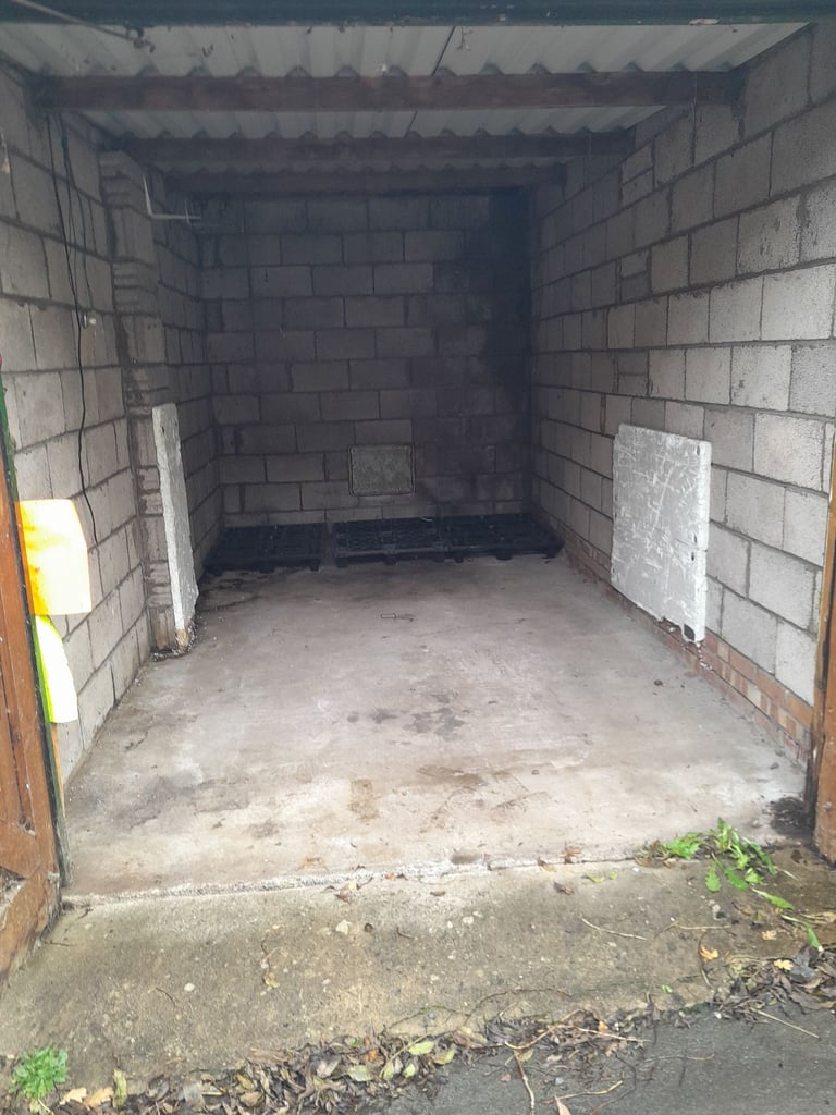 Garage in Wick for rent