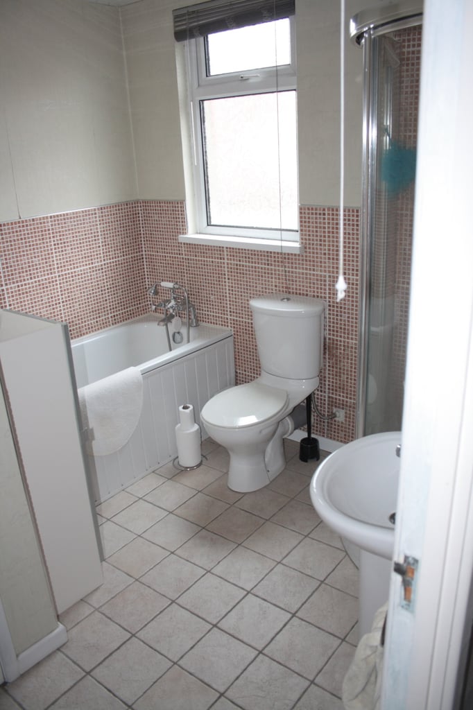 Furnished house behind Belfast City Hospital 