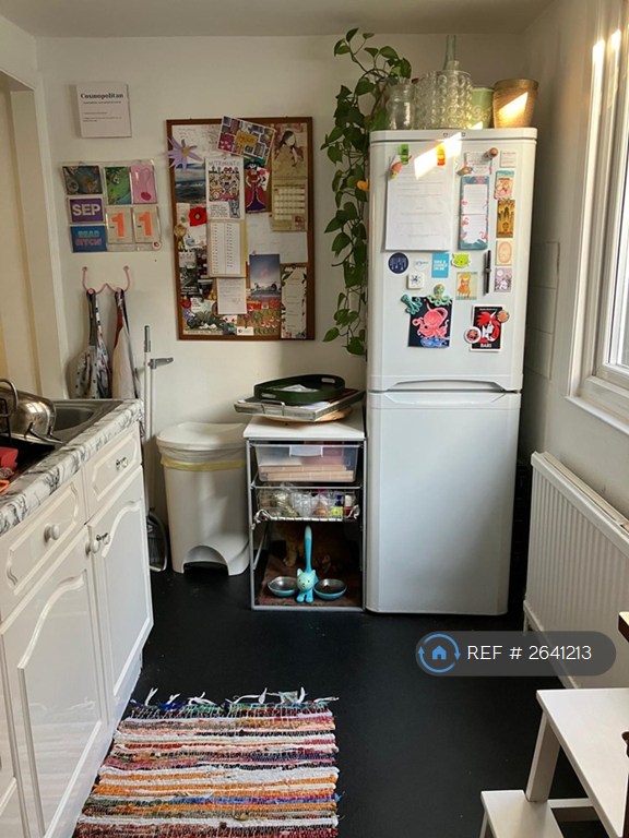 2 bedroom flat in Church Passage, Barnet, EN5 (2 bed) (#2641213)