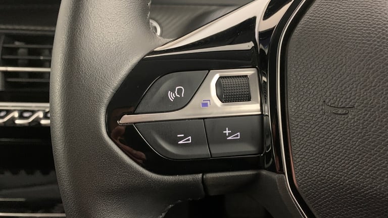 2024 Peugeot 208 50kWh E-Style Hatchback 5dr Electric Auto (7.4kW Charger) (136 ps) Hatchback Ele...