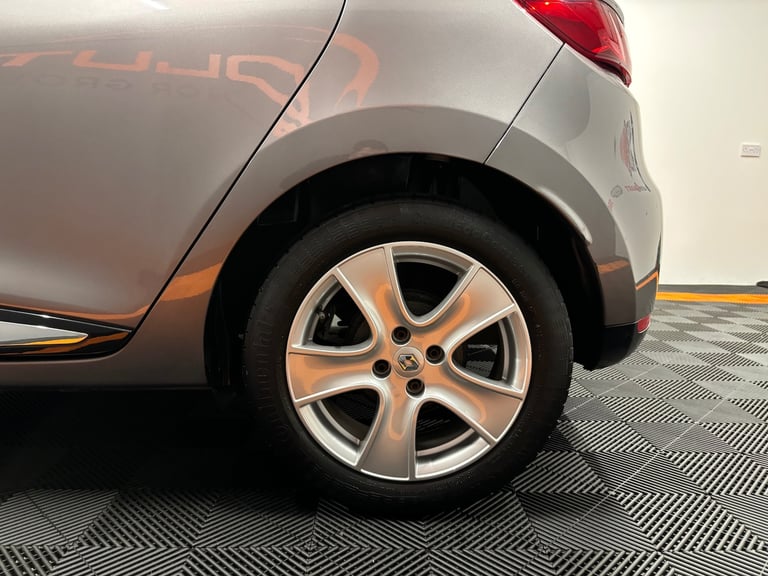 2015 Renault Clio 1.2 16V Dynamique Nav 5dr HATCHBACK Petrol Manual