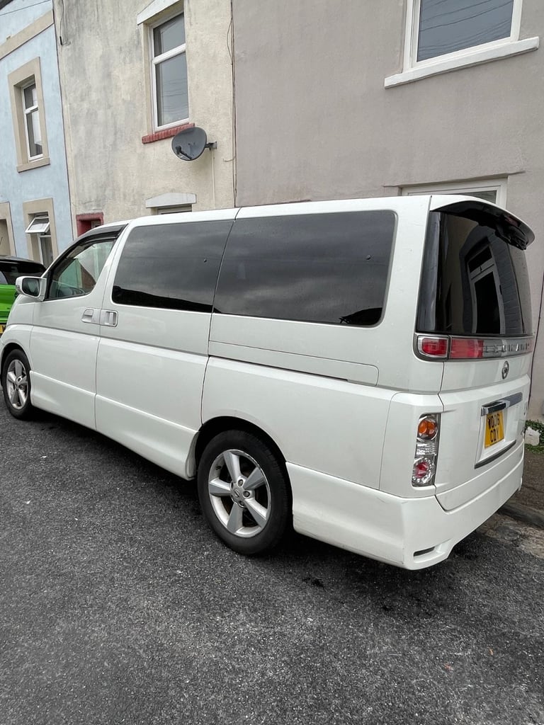 Nissan Elgrand 2006, 3490 (cc)