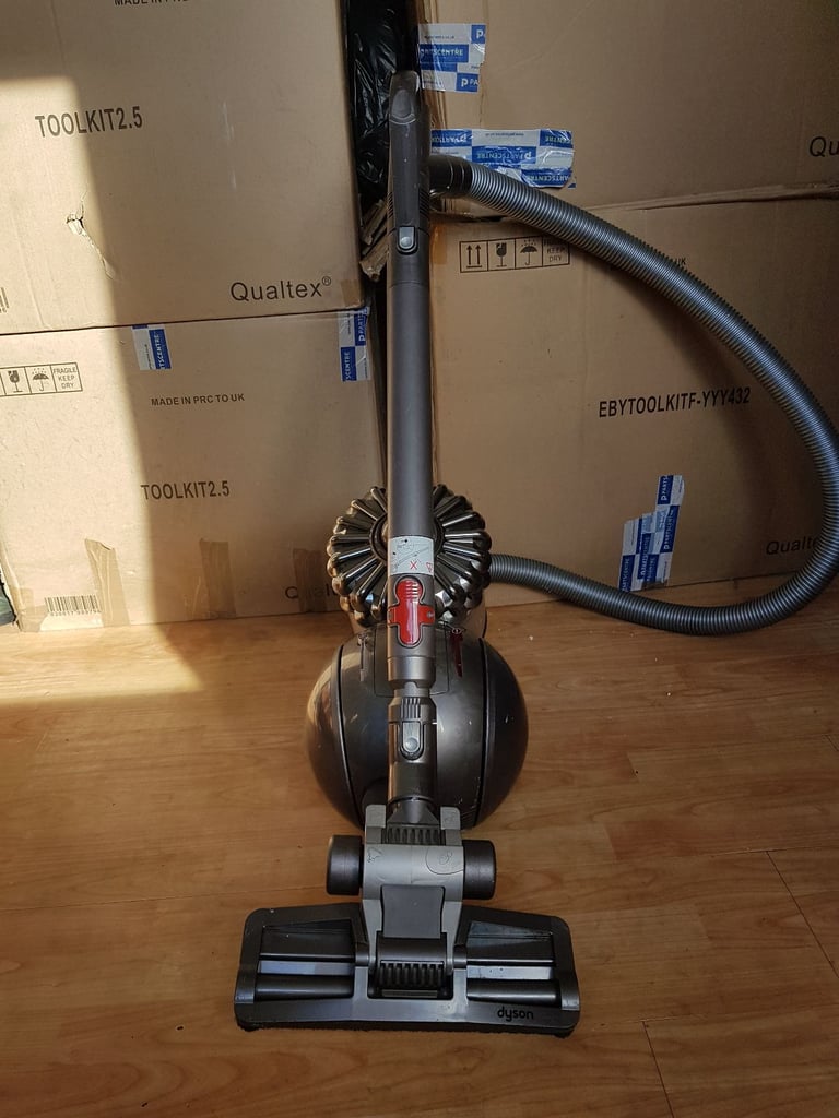 Dyson Ball dc54 pull along hoover Cylinder vacuum cleaner bagless tools 1 week guaran