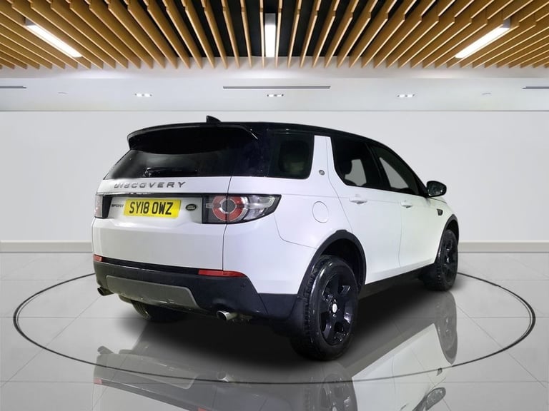 2018 Land Rover Discovery Sport 2.0 TD4 SE SUV 5dr Diesel Auto 4WD Euro 6 (s/s) (180 ps) ESTATE D...