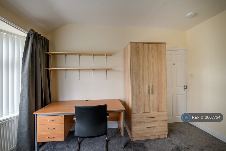 4 bedroom house in Colgate Crescent, Manchester, M14 (4 bed) (#2667754)