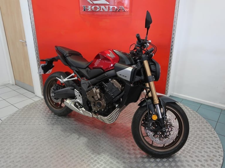 Brand new Honda CB650R E-Clutch