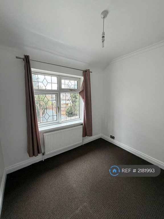 3 bedroom house in Barking, Barking, RM9 (3 bed) (#2181993)