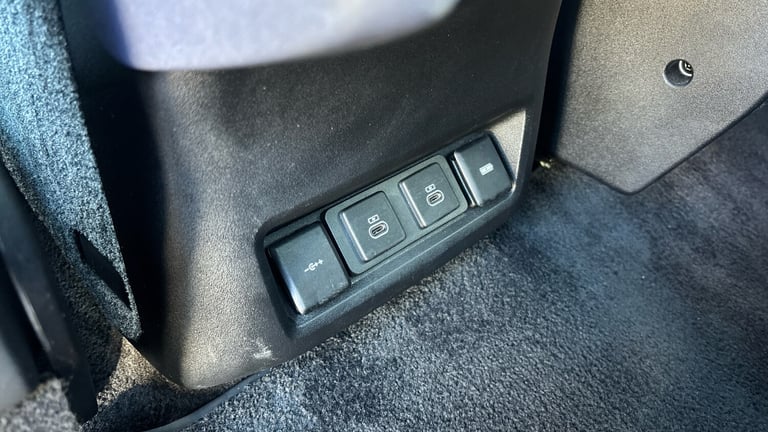 2021 Land Rover Discovery 3.0 D300 R-Dynamic HSE 5dr Auto Diesel Station Wagon Station Wagon Dies...