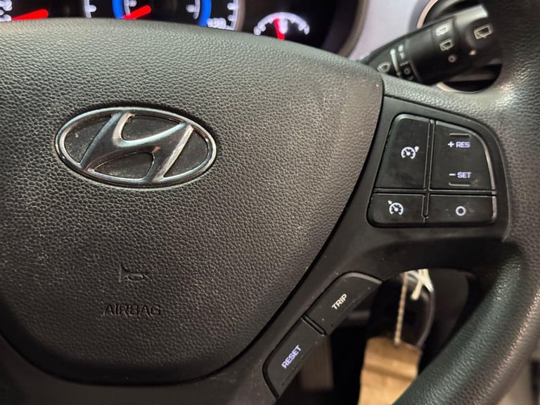 2015 Hyundai i10 1.0 SE Euro 5 5dr HATCHBACK Petrol Manual