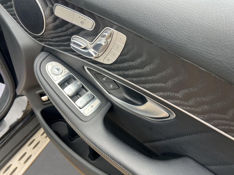 2017 Mercedes-Benz GLC 2.1 GLC220d AMG Line (Premium) G-Tronic 4MATIC Euro 6 (s/s) 5dr ESTATE Die...