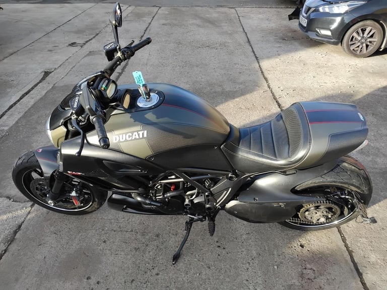 2016 66 DUCATI DIAVEL CARBON CLEAN PERFORMANCE CRUISER 1198 NEW MOT HPI CLEAR