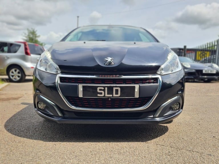 Peugeot 208 BLUE HDI GT LINE 1.6