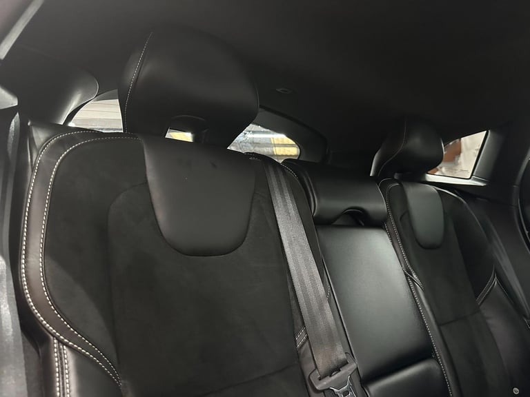 2017 Volvo V40 2.0 D2 R-Design Nav Plus Auto Euro 6 (s/s) 5dr HATCHBACK Diesel Automatic