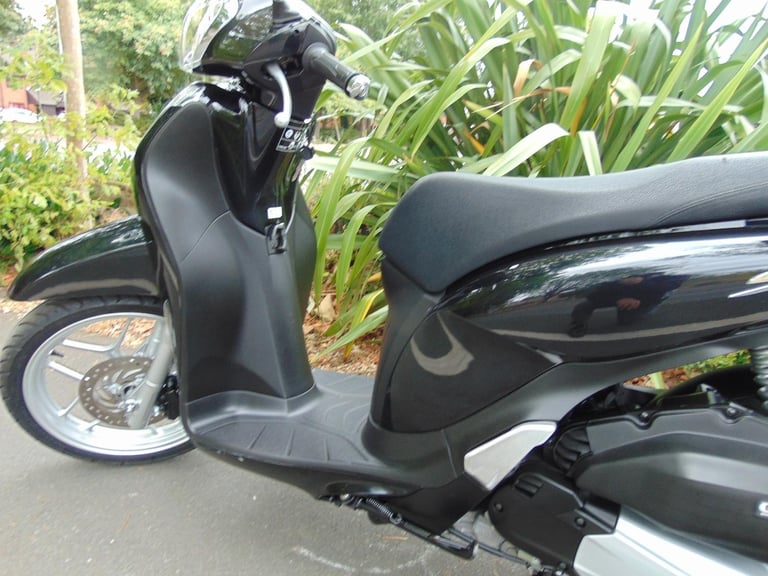 Honda ANC 125 F SH125 Automatic Scooter 2016 very low miles little used from new