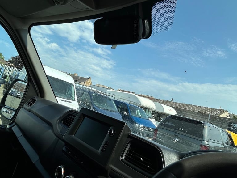 2020 Renault Master LM35dCi 135 Business Medium Roof Van ECODRIVE PANEL VAN Diesel Manual