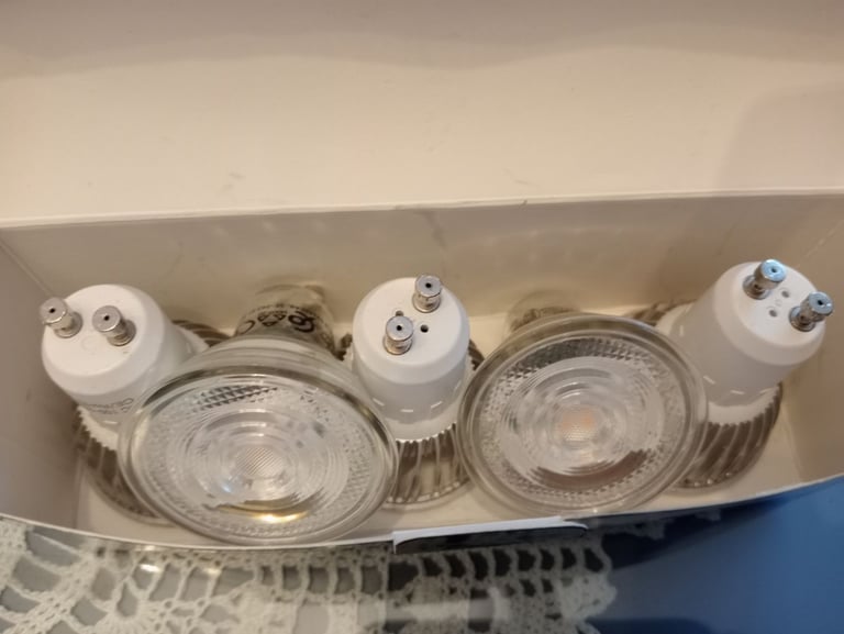 Electric lamps 