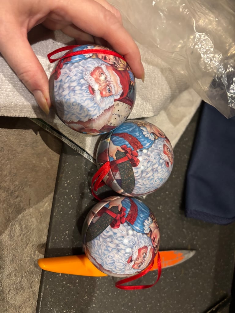 image for Fillable baubles 