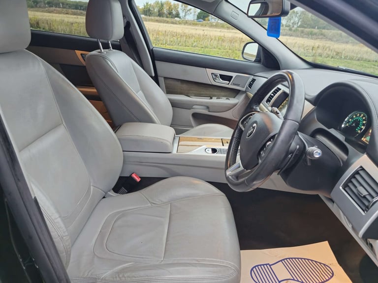2014 Jaguar XF 3.0 XF Premium Luxury Sportbrake V6 D Auto 5dr Estate Diesel Automatic