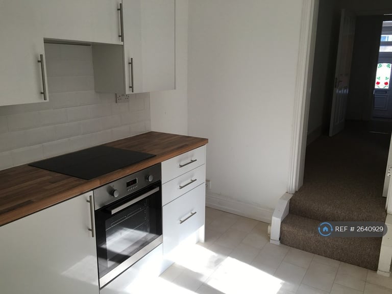 2 bedroom flat in Station Road, Portslade, BN41 (2 bed) (#2640929)