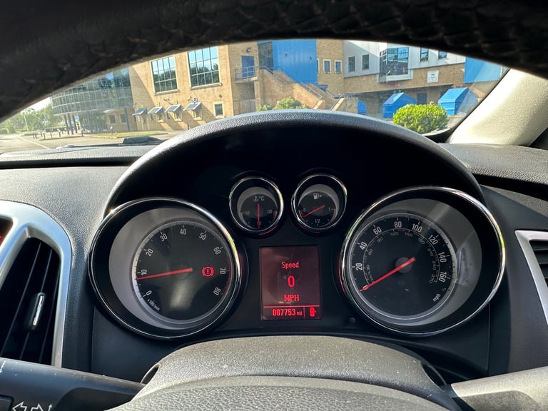 Vauxhall, ASTRA, Hatchback, 2014, Manual, 1398 (cc), 5 doors