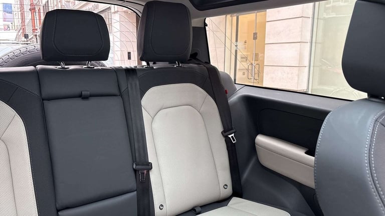 2024 Land Rover Defender 3.0 D250 X-Dynamic HSE 90 3dr Auto ESTATE DIESEL Automatic