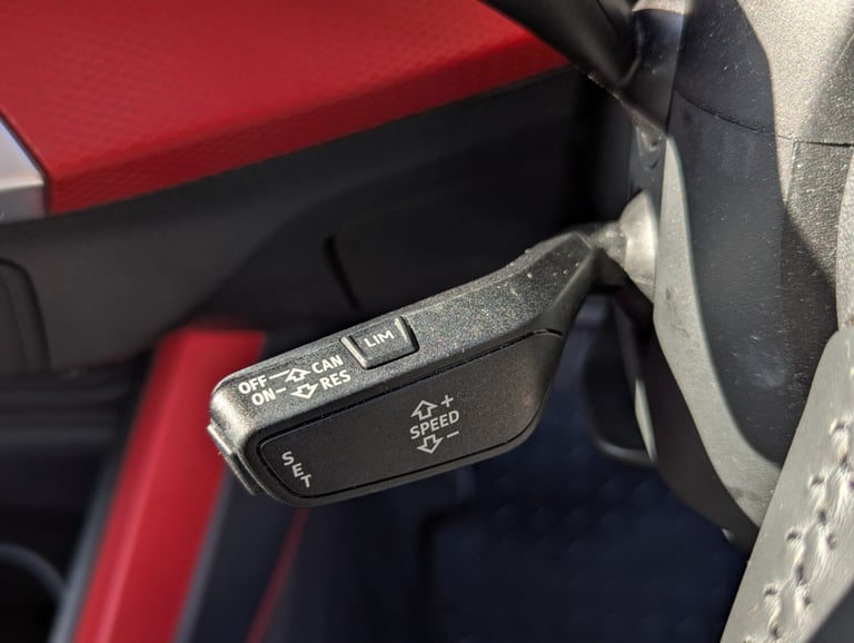 NOV 2018 68 AUDI Q2 SPORT 30 1.0 TFSi 5 DOOR ESTATE * SAT.NAV * A/CON * CRUISE