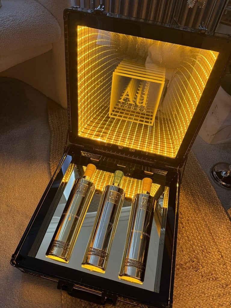 image for AU VODKA CASE - IN PERFECT CONDITION