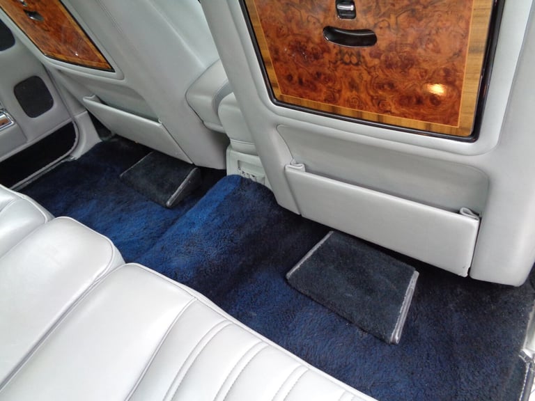 2000 Rolls-Royce Silver Spur III 4dr Auto SALOON Petrol Automatic