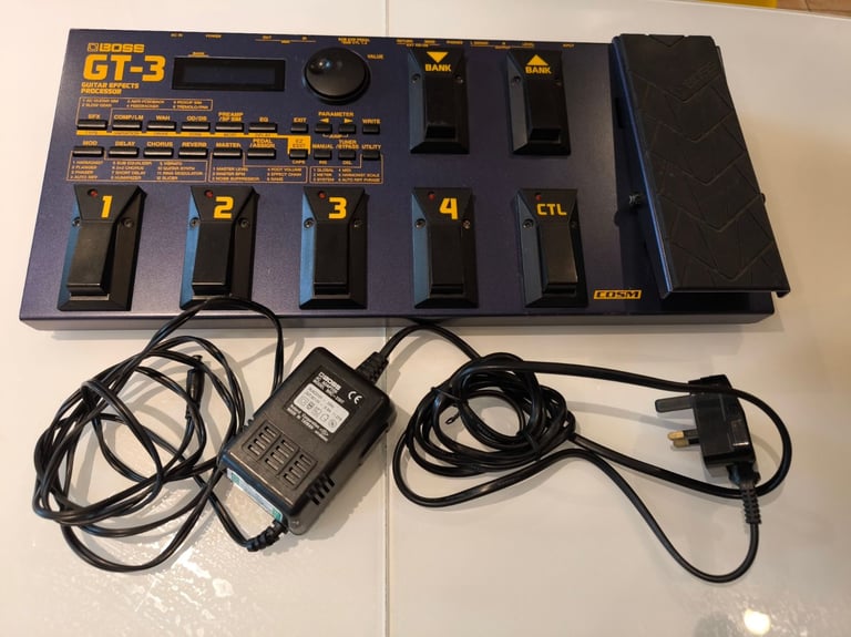 image for BOSS GT-3 Guitar Multi-Effects Processor with power supply