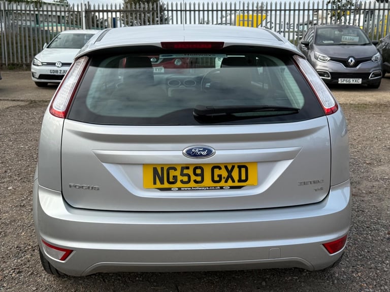 2010 Ford Focus 1.6 Zetec 5dr HATCHBACK Petrol Manual