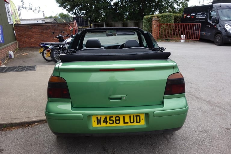 Volkswagen Golf 2.0 Colour Concept 2dr PETROL MANUAL 2000/W