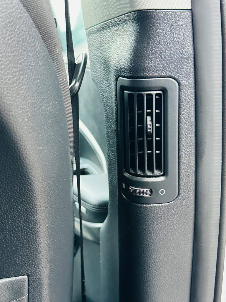 2016 Hyundai Santa Fe 2.2 CRDi SE 4WD Euro 5 5dr (5 seat) ESTATE Diesel Manual