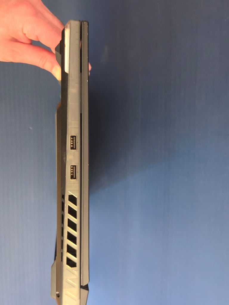 ASUS ROG STRIX SCAR G634JY i9 13980HX GEFORCE RTX 4090 32GB RAM 2TB SSD 2K 240HZ Laptop