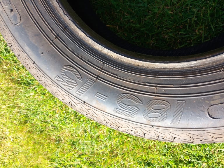 Dunlop sp99 185-15 tubeless radial tyre NEW 