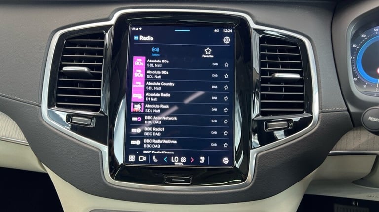 2024 Volvo XC90 Plus, B5 AWD Mild hybrid, Petrol, Dark, 7 Seats (Blond Leather, BLIS) Estate Petr...